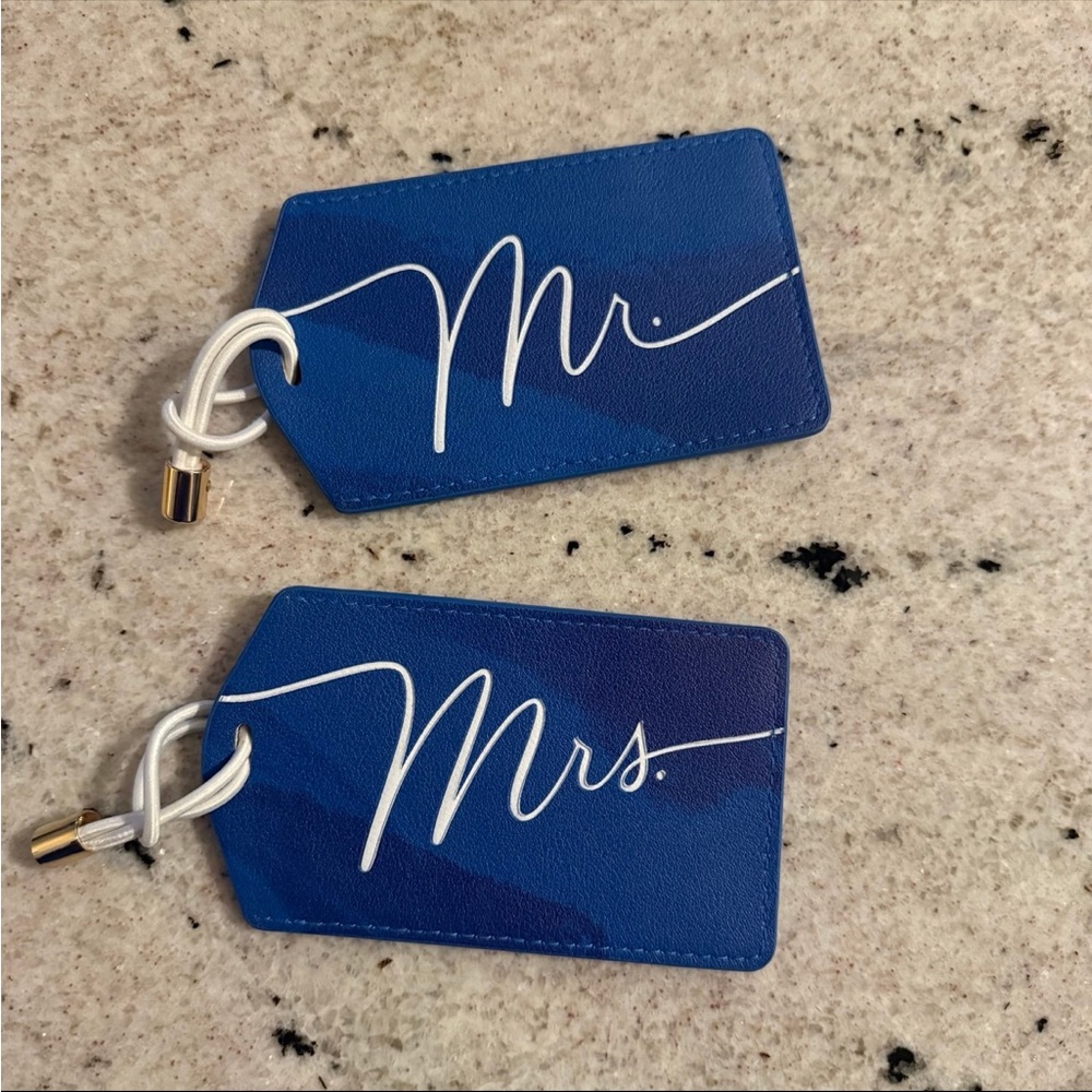 NWOT Mr and Mrs matching luggage tags